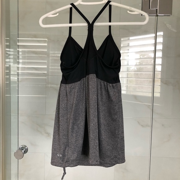 Flattering Work-Out Tank - Picture 4 of 4